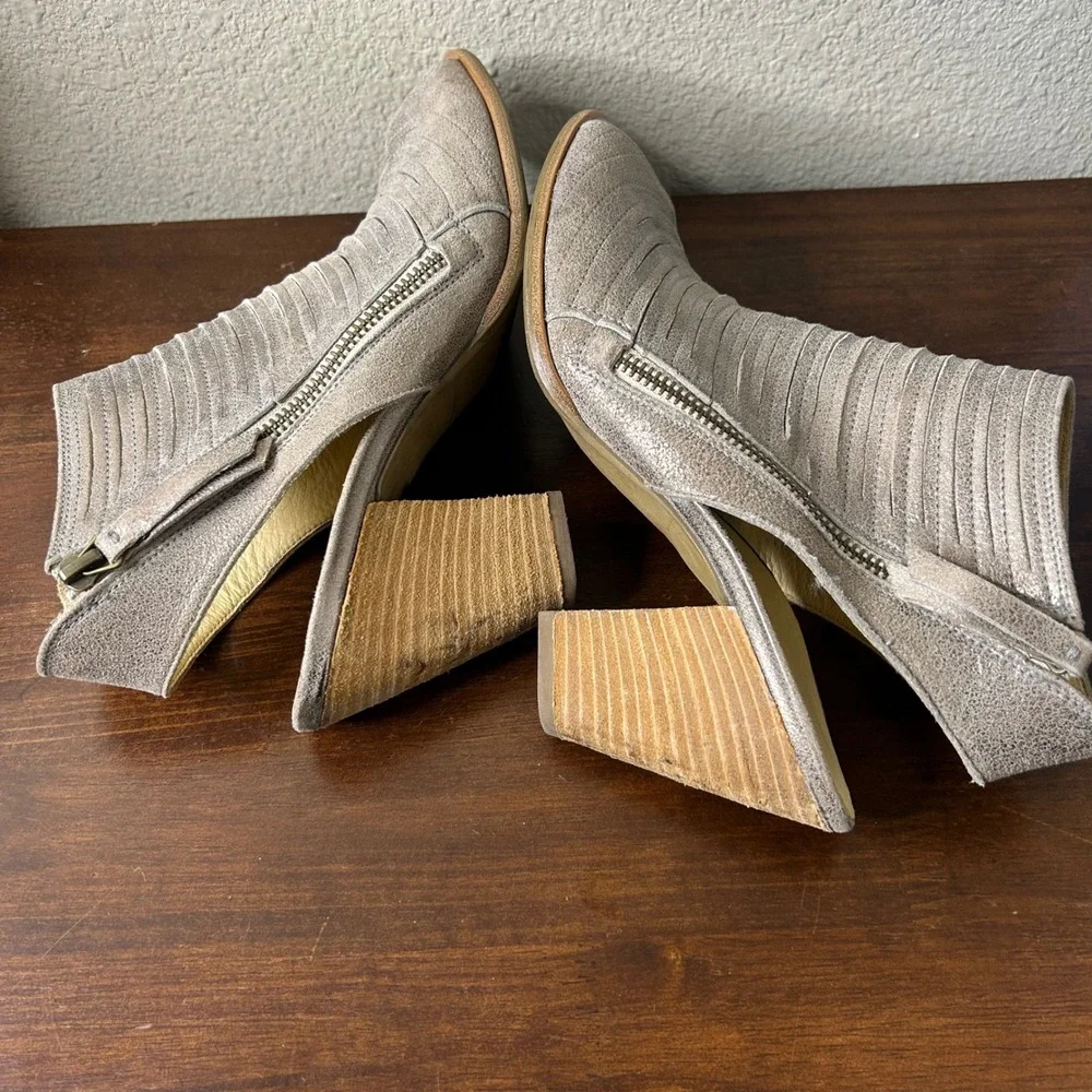 Paul Green Heel Booties 6.5 Cayanne Metallic Pewter Leather‎ Peep Toe Block Heel